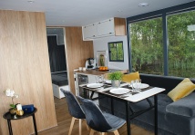 Houseboat Independent Mini