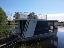 Houseboat Independent Mini