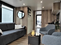 Houseboat Independent Mini